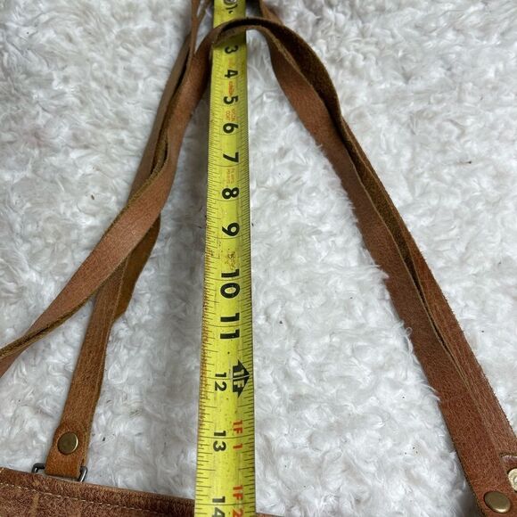 Heartstrings weathered leather tan extra large tote antique tone hardwares. - Picture 9 of 14